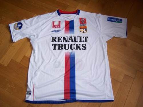 http://ol-retro.wifeo.com/images/maillot-04-06.jpg